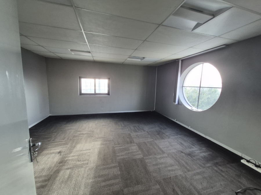 To Let Commercial Property for Rent in Paarden Eiland Western Cape